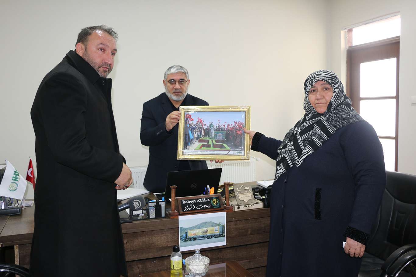 Aziz Kutluay Hoca'nın ismi Afganistan'da yaşayacak Aziz Kutluay Hoca'nın ismi Afganistan'da yaşayacak